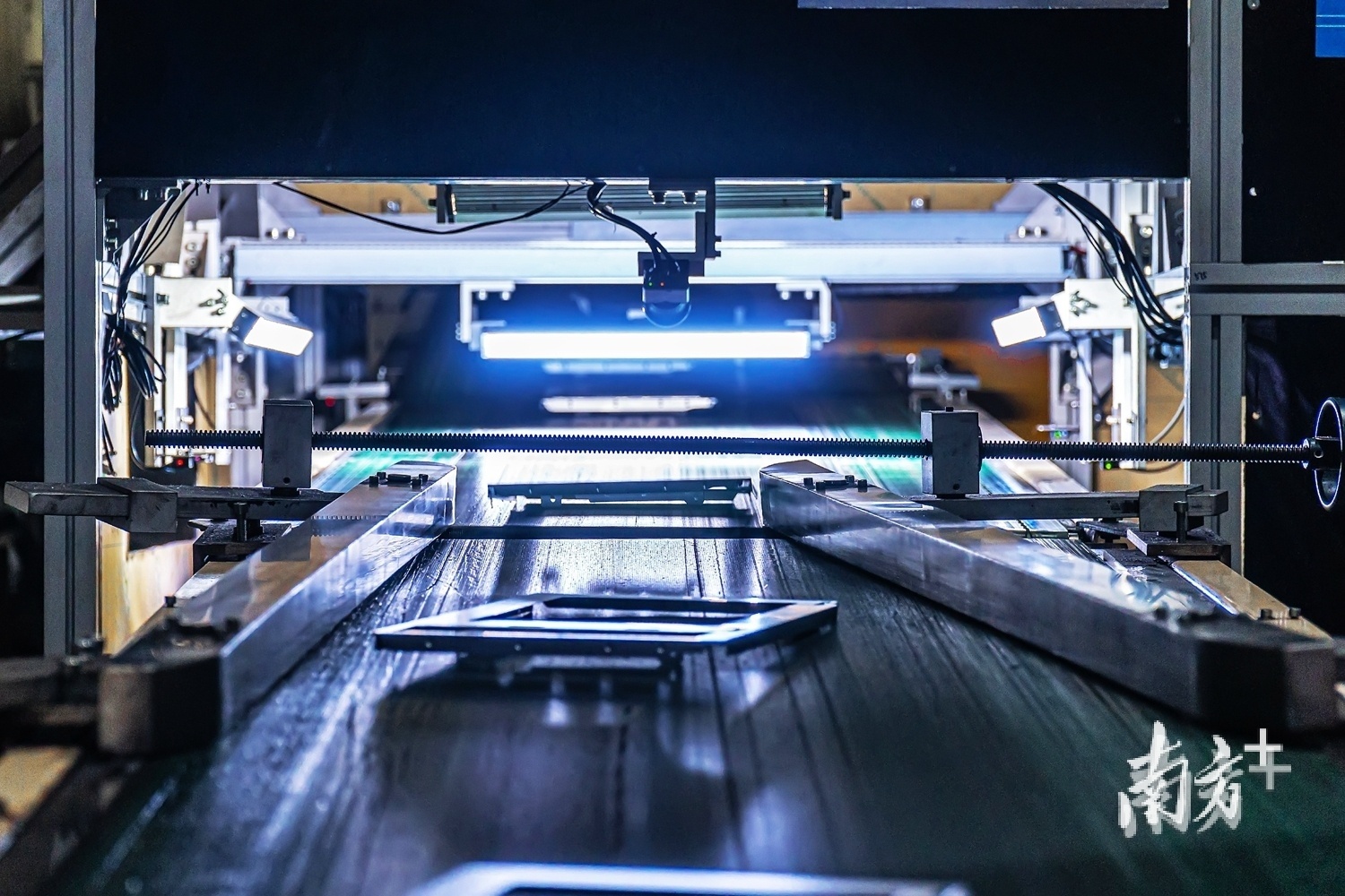 美的注塑车间。